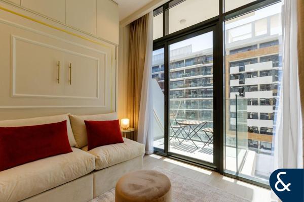 Upgraded | Studio | Luxury Furnishings